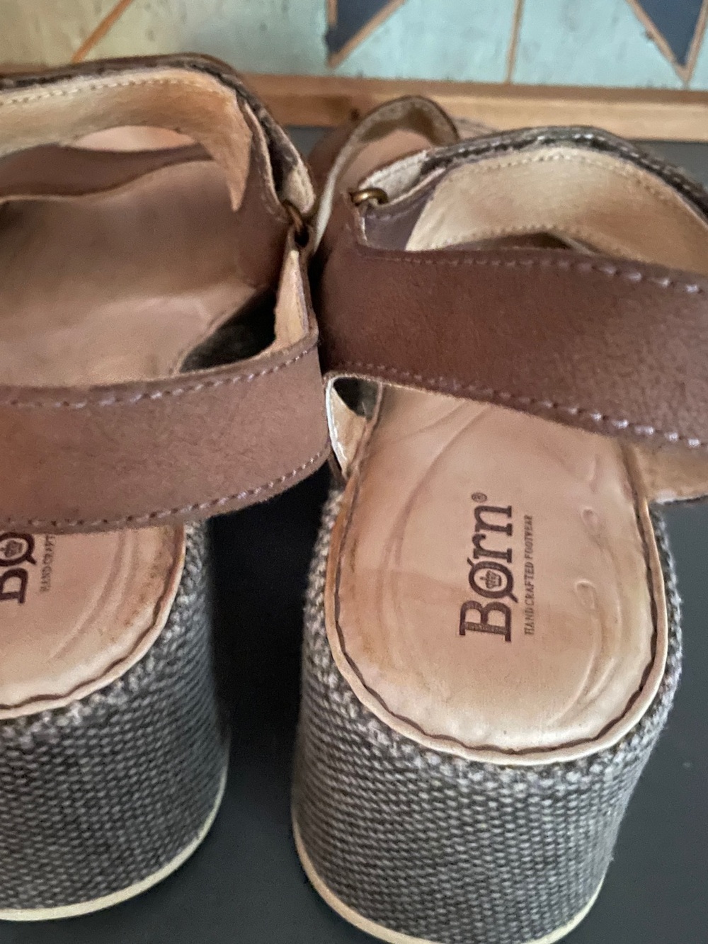 Born Lucee Brown Nubuck Leather Platform Wedge Sandals Hook & Loop 9M - Picture 6 of 16